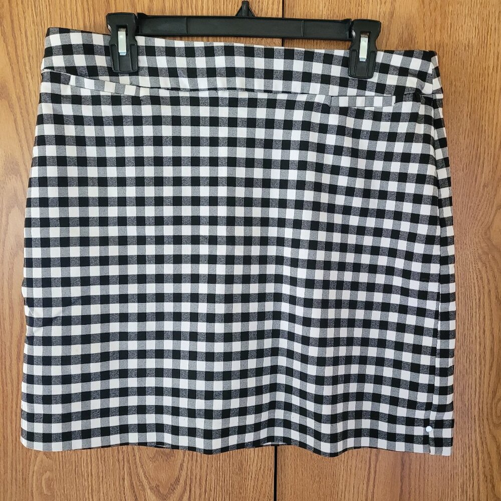 Christopher & Banks Women's Skort - Size 16 - Black & White